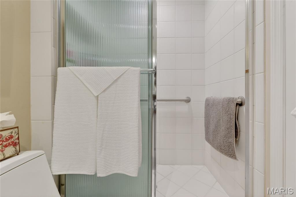 Eight-One-Six South Hanley Condominuim - Residential