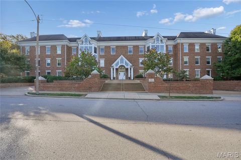 Tiny photo for 450 E Lockwood Avenue #303, Webster Groves, MO 63119 (MLS # 26002771)
