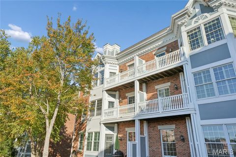 Tiny photo for 450 E Lockwood Avenue #303, Webster Groves, MO 63119 (MLS # 26002771)