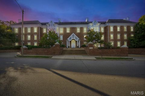 Tiny photo for 450 E Lockwood Avenue #303, Webster Groves, MO 63119 (MLS # 26002771)