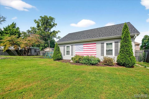Tiny photo for 125 Houston Street, St Charles, MO 63301 (MLS # 26057209)