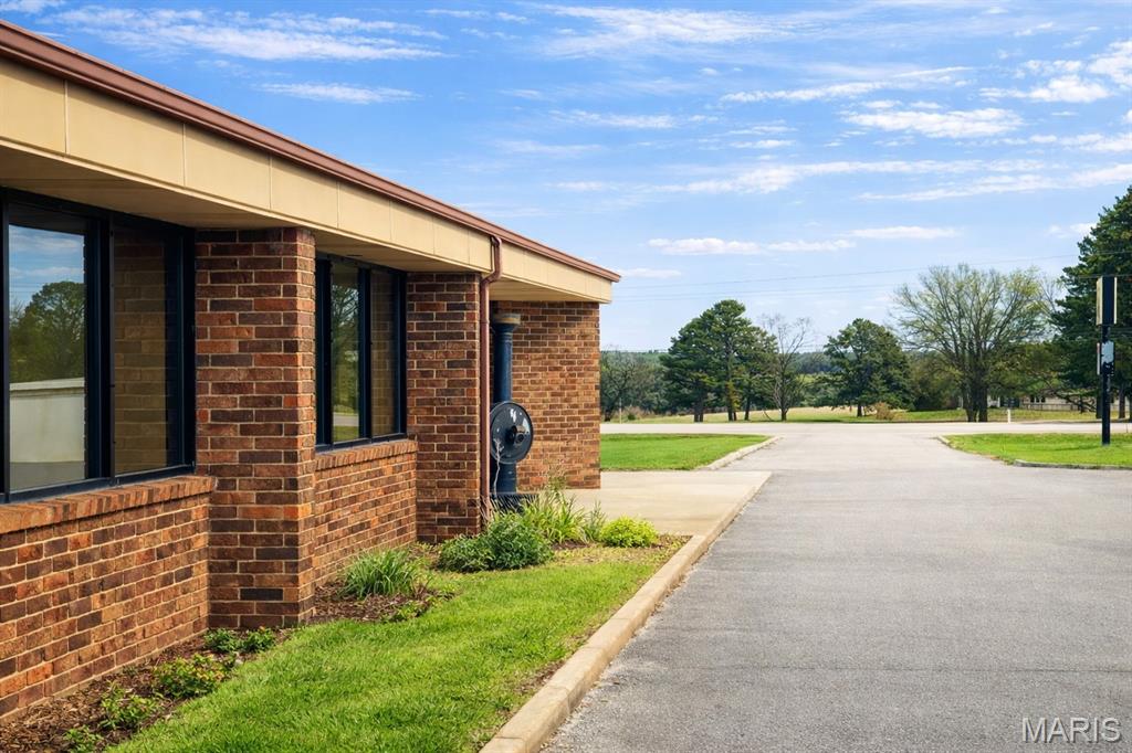 NON SUBDIVISION - Commercial Sale