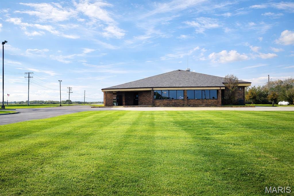 NON SUBDIVISION - Commercial Sale