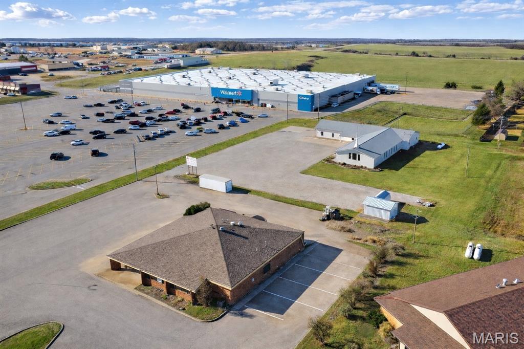 NON SUBDIVISION - Commercial Sale