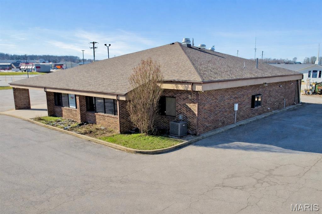 NON SUBDIVISION - Commercial Sale