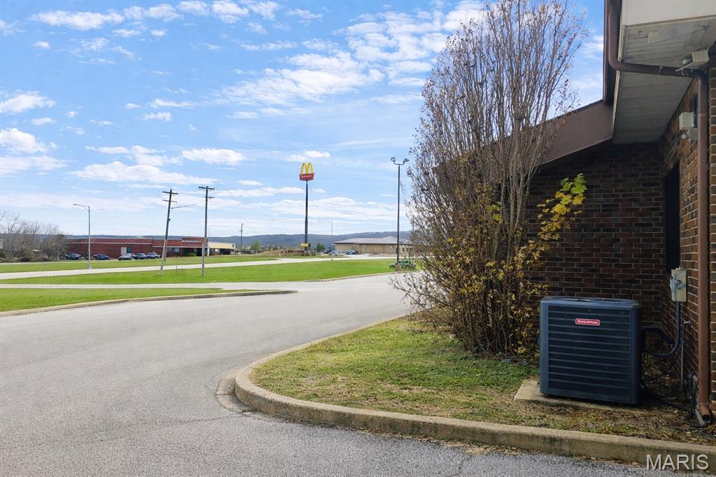 NON SUBDIVISION - Commercial Sale