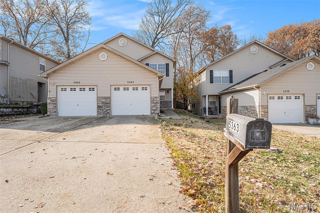 5363 Lakewood Terrace