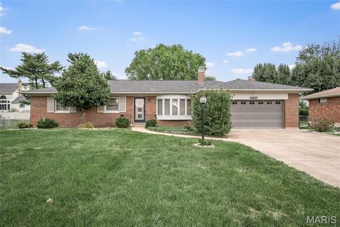 Photo of 10627 Leebur Drive, St Louis, MO 63128 (MLS # 25069312)