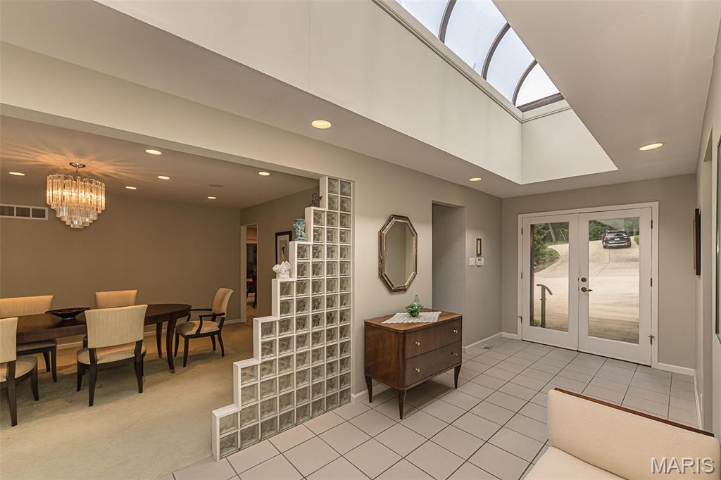 12420 Robyn Road