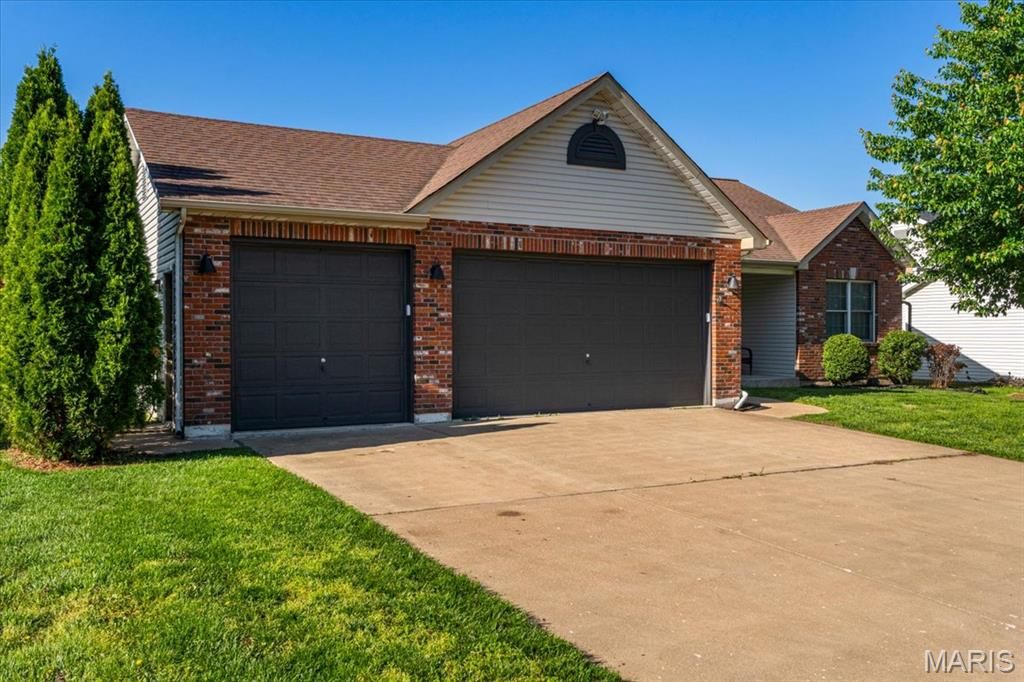 Photo of 236 Hutchings Farm Dr N Blvd, OFallon, MO 63368 (MLS # 26022236)