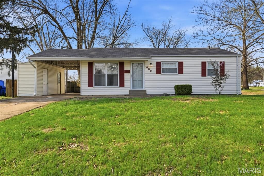 Photo of 880 Fifth Plaza, Florissant, MO 63031 (MLS # 26023532)