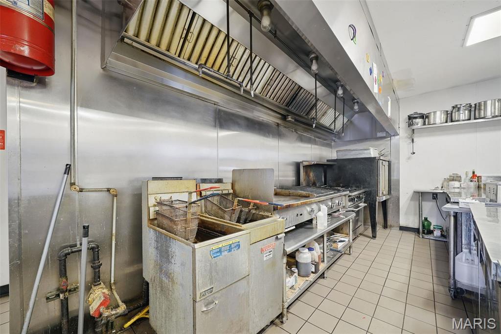 n/a - Commercial Sale