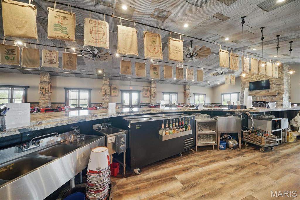 n/a - Commercial Sale