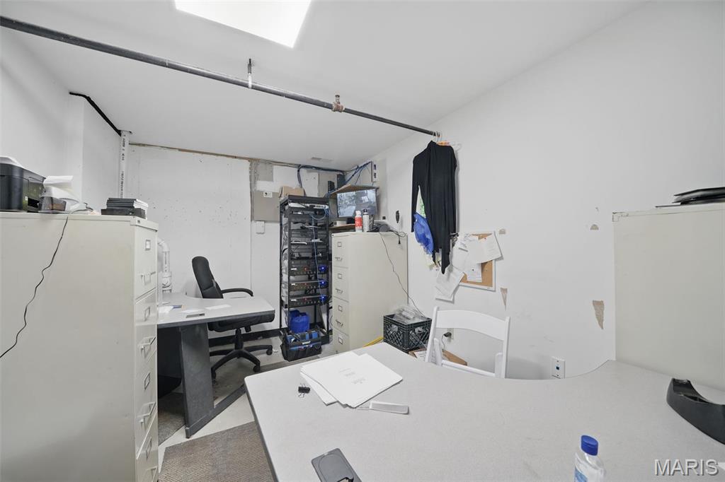 n/a - Commercial Sale