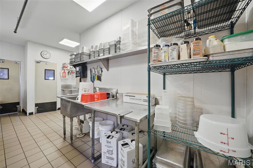 n/a - Commercial Sale