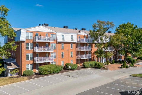 Tiny photo for 14471 Bantry Lane #15, Chesterfield, MO 63017 (MLS # 26065977)