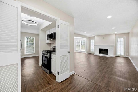 Tiny photo for 14471 Bantry Lane #15, Chesterfield, MO 63017 (MLS # 26065977)