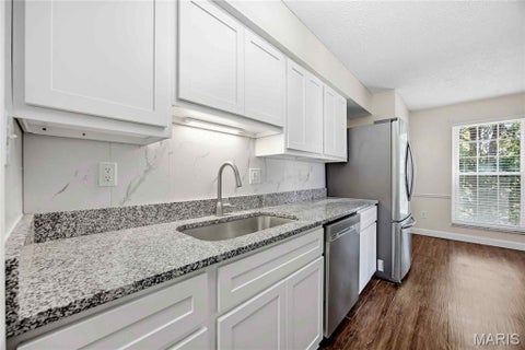 Tiny photo for 14471 Bantry Lane #15, Chesterfield, MO 63017 (MLS # 26065977)