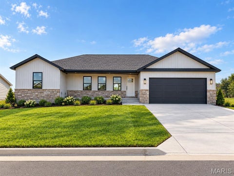 Photo of 816 Barclay Drive, Farmington, MO 63640 (MLS # 26068454)