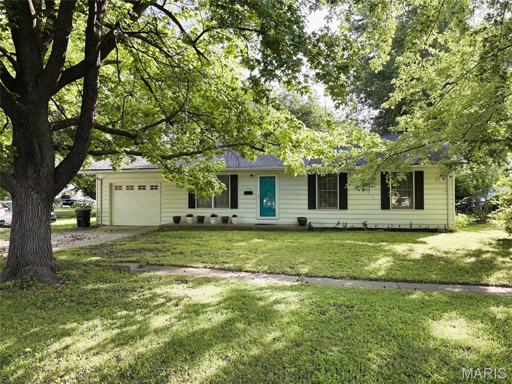 Photo 1 of 24 — 428 N Walker Street, Montgomery City, MO 63361