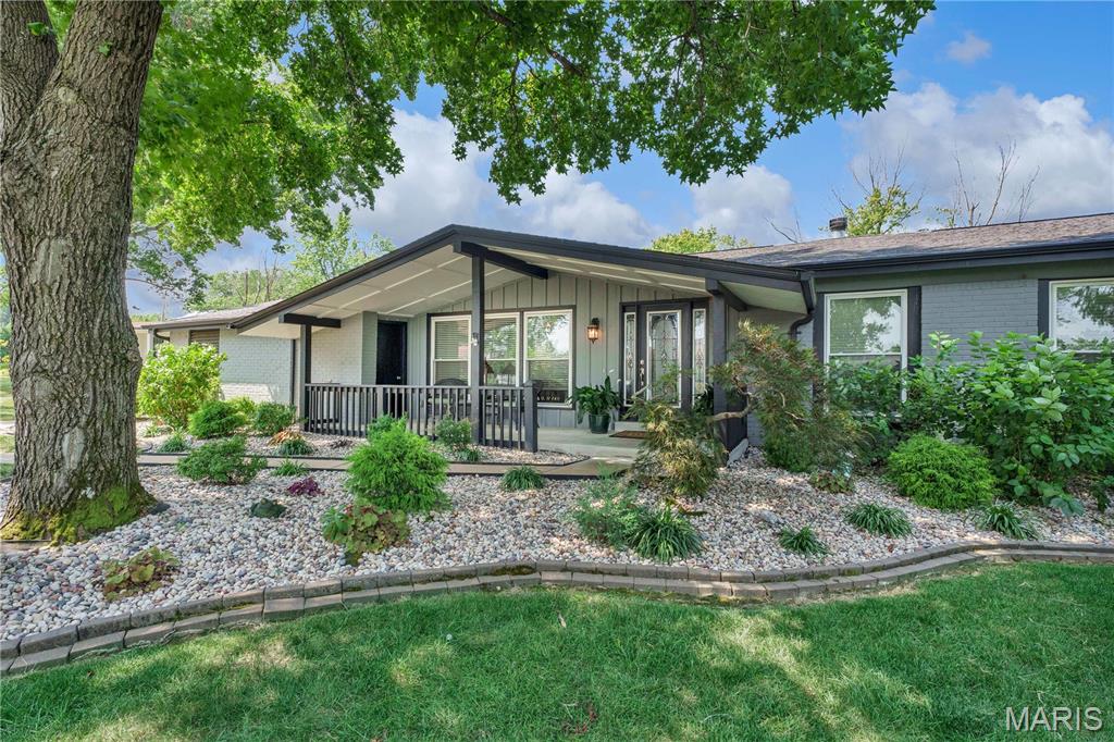 335 Greenbriar Lane