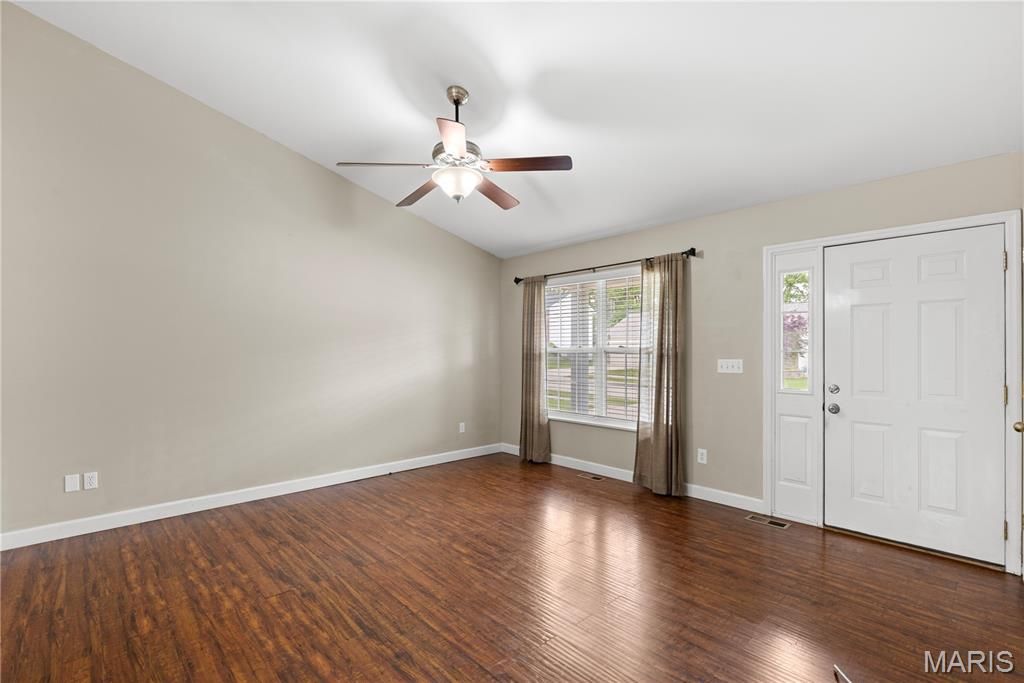 Photo of 616 Stone Bend Trail, Wentzville, MO 63385 (MLS # 26026191)