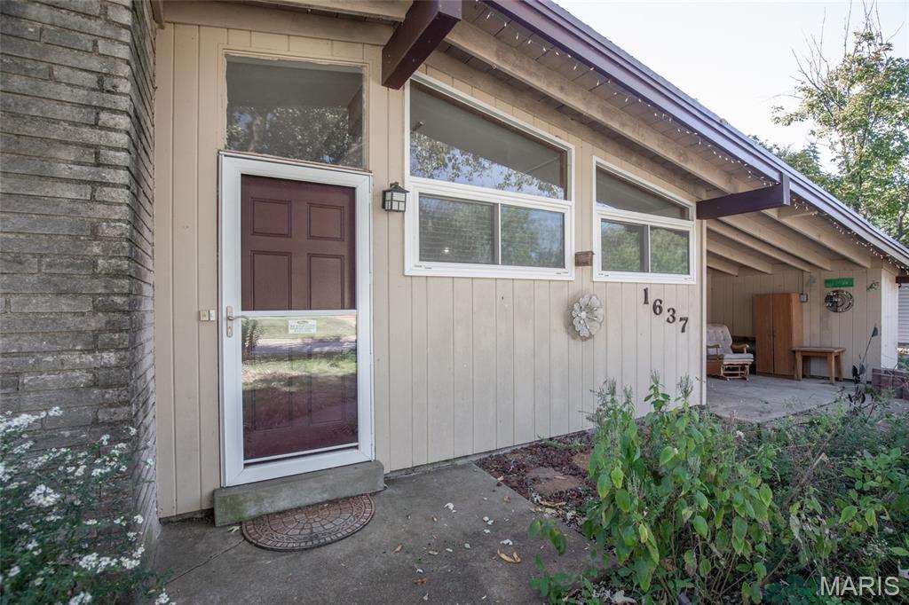 1637 Ridgewood Drive