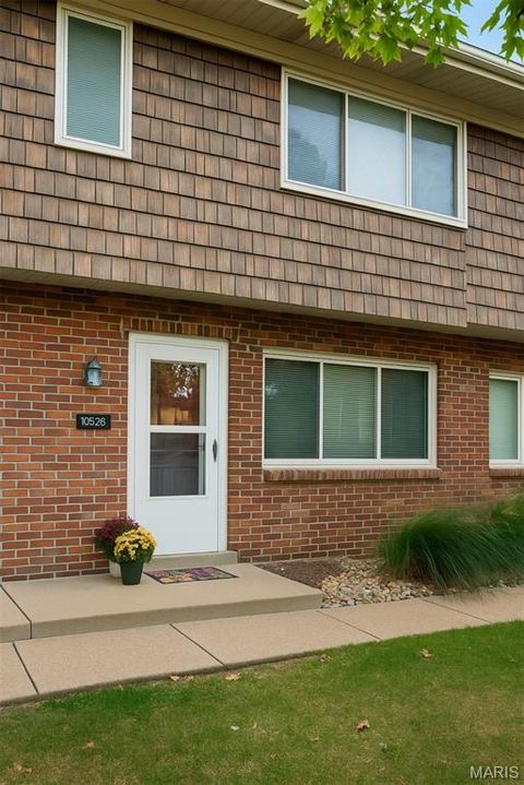 10573 Carroll Wood Way St Louis MO 63128