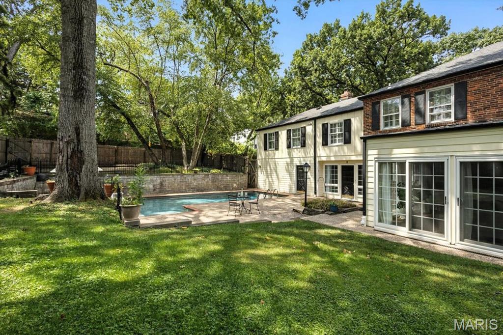 Ladue Wood - Residential