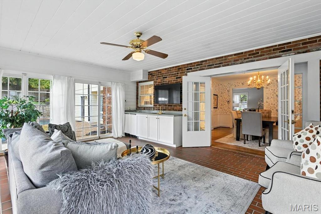 Ladue Wood - Residential