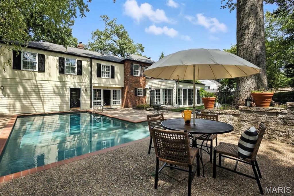 Ladue Wood - Residential