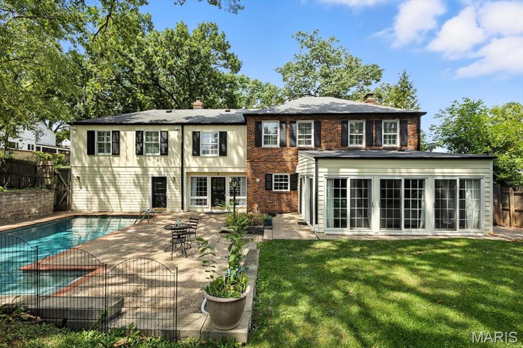 Ladue Wood - Residential