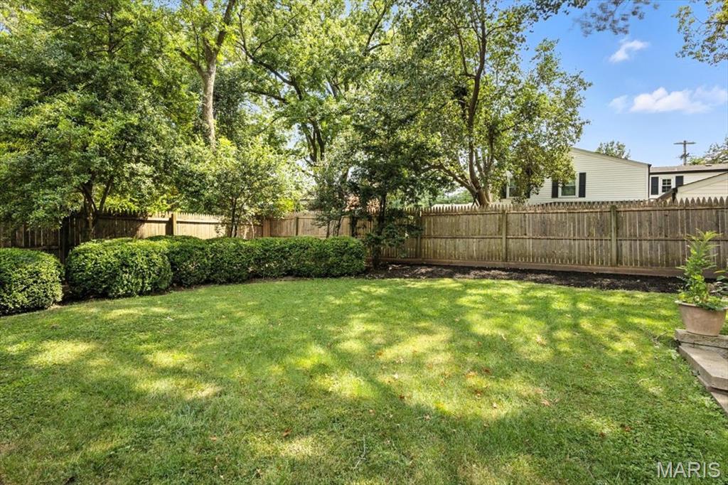 Ladue Wood - Residential