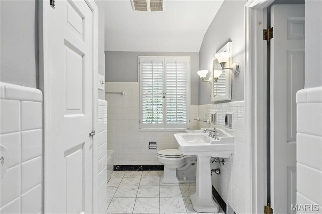 Ladue Wood - Residential