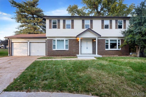 Photo of 12771 Highstone Drive, St Louis, MO 63146 (MLS # 26067341)
