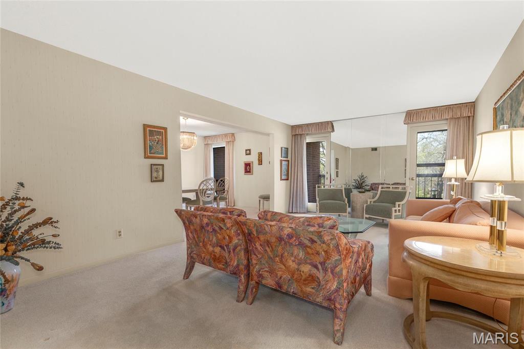 585 Coeur De Royale Drive 206