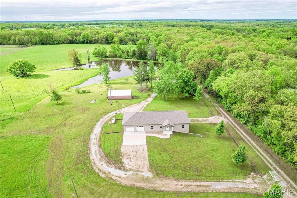 Photo of 5704 County Rd 262, Auxvasse, MO 65231 (MLS # 26023233)