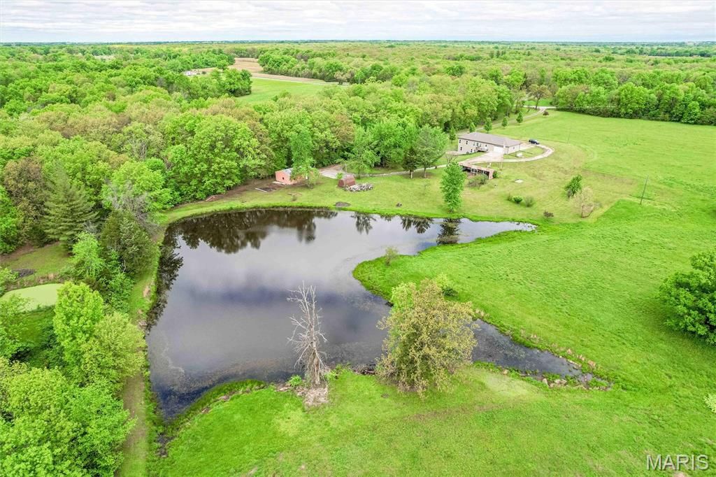 Photo of 5704 County Rd 262, Auxvasse, MO 65231 (MLS # 26023233)