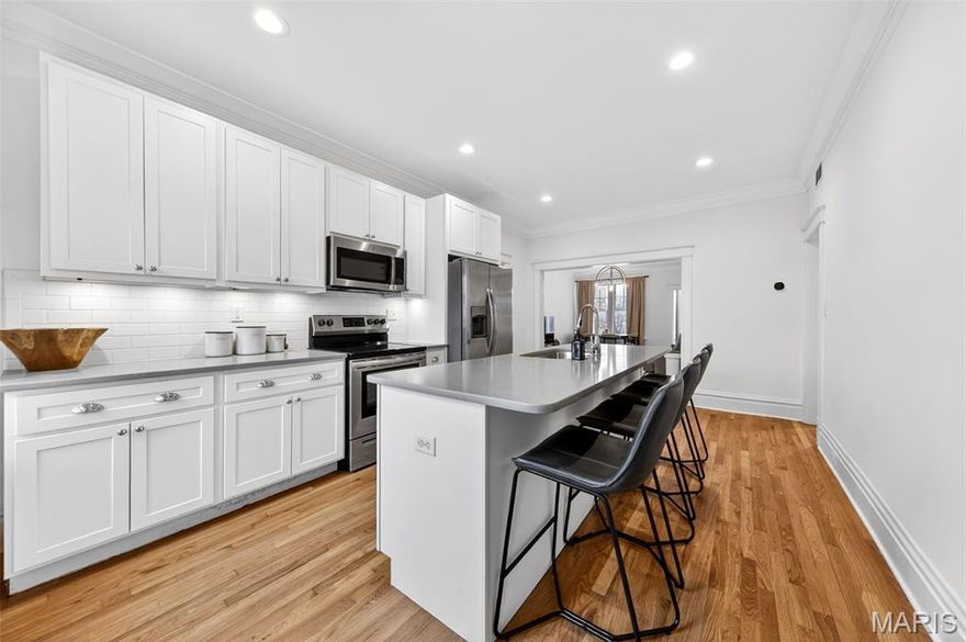 Renovated HOUSE-SIZED 3-Bedroom, 2-Full Bathroom Near WashU, Barnes Medical Campus & Forest Park.
Beautifully renovated 3 bedroom, 2 bathroom apartment located just minutes from Washington University (WashU), Barnes-Jewish Hospital, St. Louis Children's Hospital, Forest Park, and the Central West End. Ideal for medical professionals, residents, fellows, graduate students, and WashU affiliates looking for spacious, updated housing near the medical campus.
These large 3BR/2BA units have been completely gut renovated with modern finishes while maintaining historic character. Upgrades include all new plumbing, electrical, HVAC, hardwood floors, 42" shaker cabinetry, quartz countertops, and stainless steel appliances (refrigerator, dishwasher, range, and microwave).
The apartment features a dedicated laundry room with built-in storage cubbies and a full-size washer and dryer, providing convenience and additional storage.
Property Features:
 Reserved off-street parking behind the building
 Secure front and rear building entry
 Available furnished or unfurnished
Flexible lease options available, including customizable move-in dates and multi-year lease.

Owner is a licensed Missouri Broker.