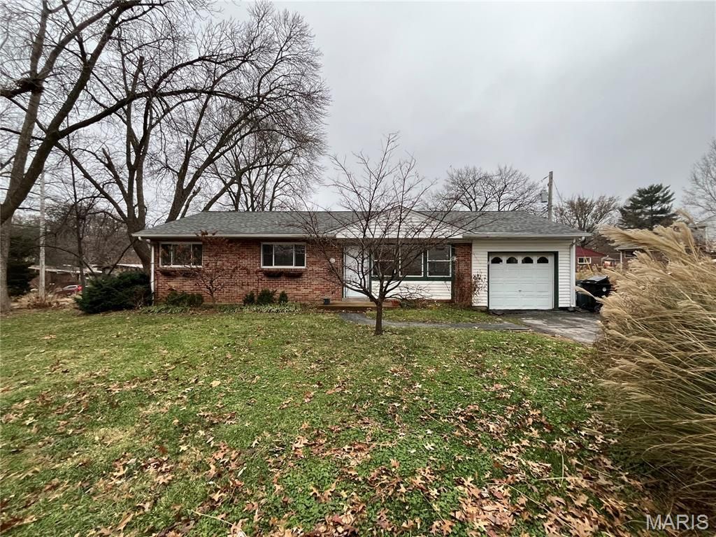 Photo of 464 Quan Avenue, Kirkwood, MO 63122 (MLS # 25079911)