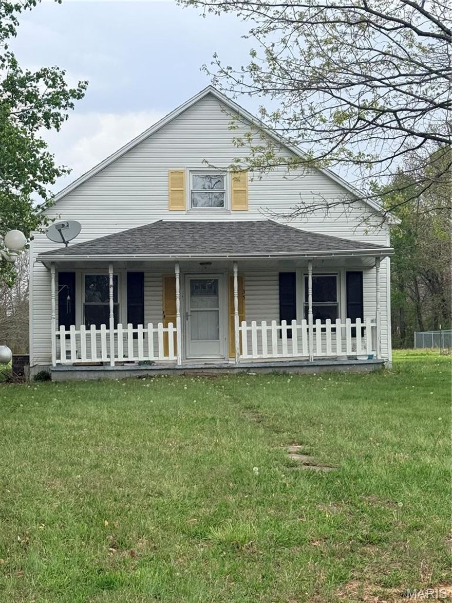 Investor Special in Bixby – Full of Potential!

Don’t miss this 2-bedroom, 2-bath home situated on a large, level lot in Bixby. This diamond in the rough is ready for your vision and offers a great opportunity for investors or buyers looking for a project property.

Inside, you’ll find original hardwood flooring throughout much of the home, adding character and charm. The spacious kitchen features ample cabinetry and flows into a generous dining area—perfect for reimagining into a modern, open-concept space. Large windows throughout the home provide abundant natural light.

Conveniently located just off Highway 32, this property offers easy access while still maintaining a quiet, small-town feel.

Bring your ideas and make this home shine—schedule your showing today!
Home is not livable in current condition