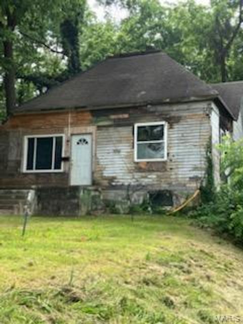 Photo of 417 N 7th Street, Mount Vernon, IL 62864 (MLS # 25082524)