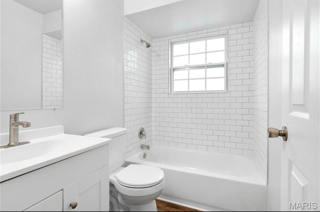 Colonial Wood Condo - Residential Lease