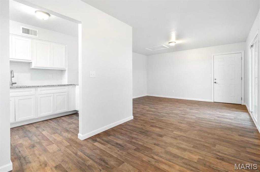 Colonial Wood Condo - Residential Lease