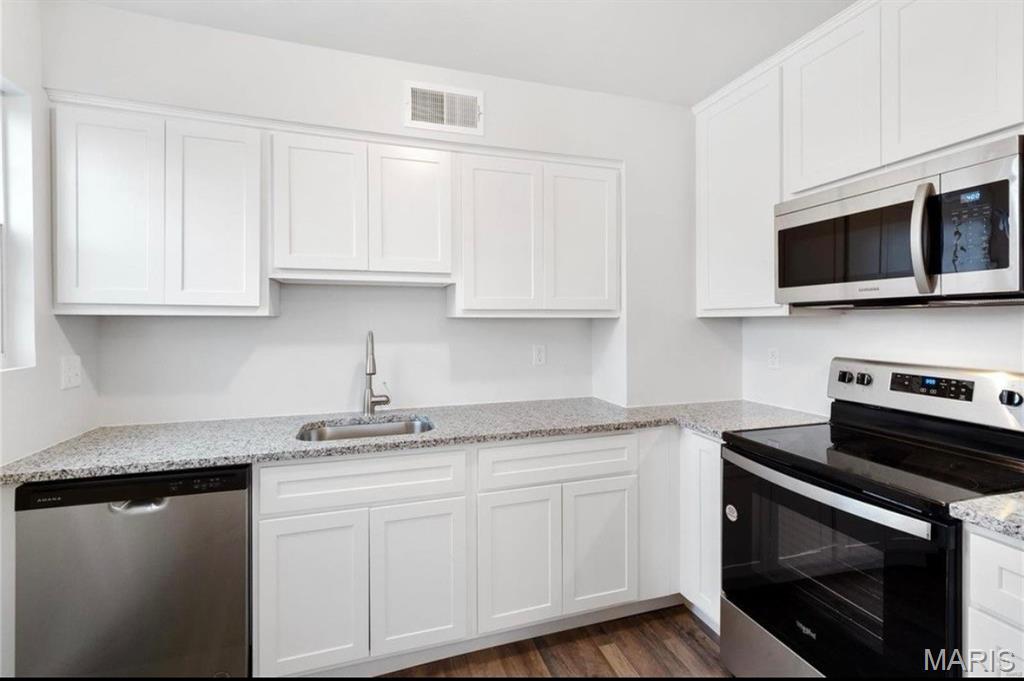 Colonial Wood Condo - Residential Lease