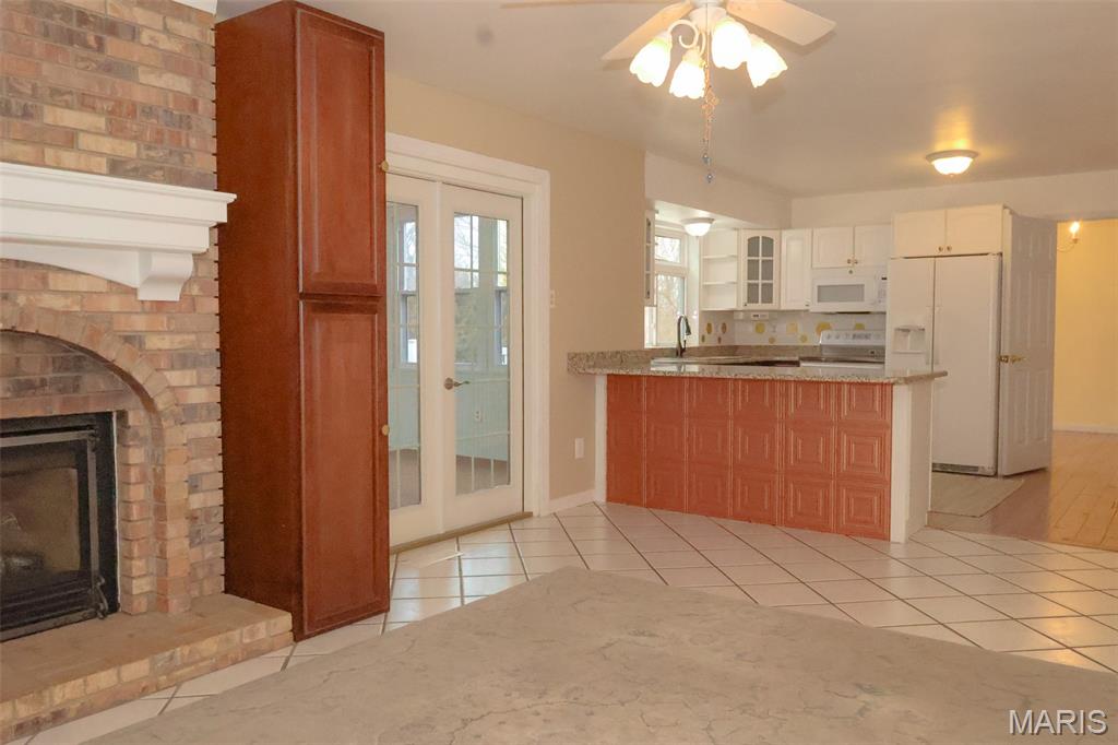 New England Town 9 - Residential