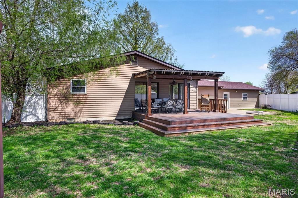 Photo of 115 Carroll Drive, Clarksville, MO 63336 (MLS # 26021097)
