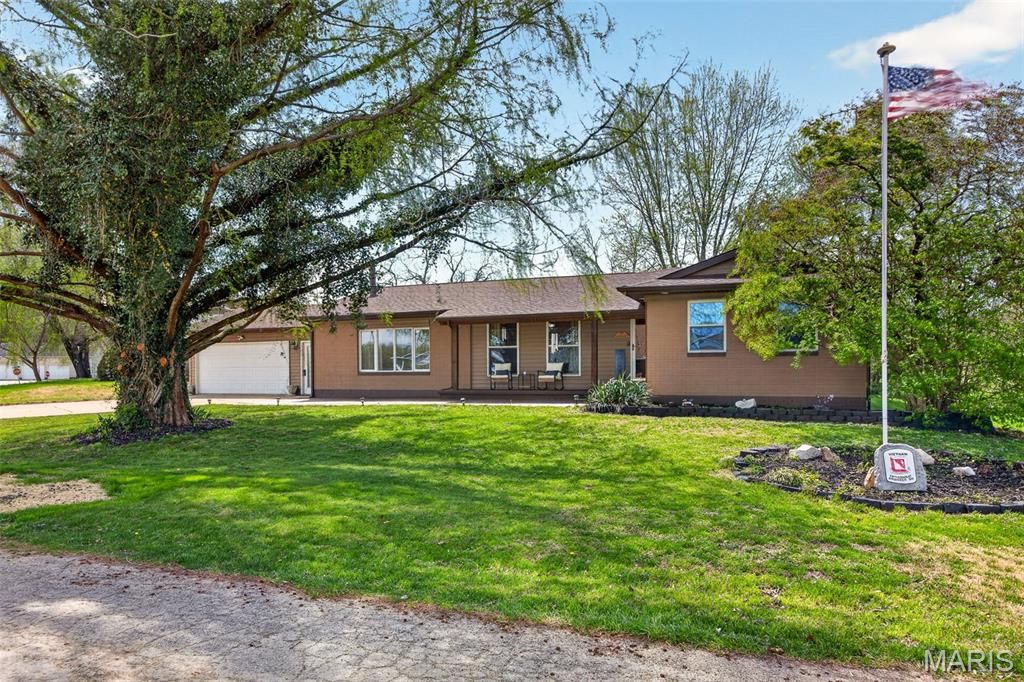 Photo of 115 Carroll Drive, Clarksville, MO 63336 (MLS # 26021097)