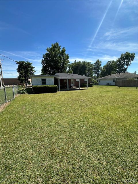 Tiny photo for 504 Virginia St ST, Sikeston, MO 63801 (MLS # 26030308)
