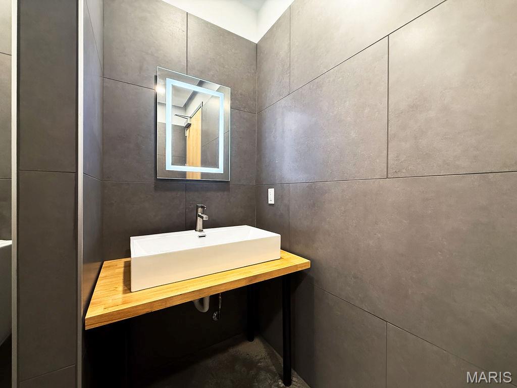 Cadwallader Acres - Commercial Sale